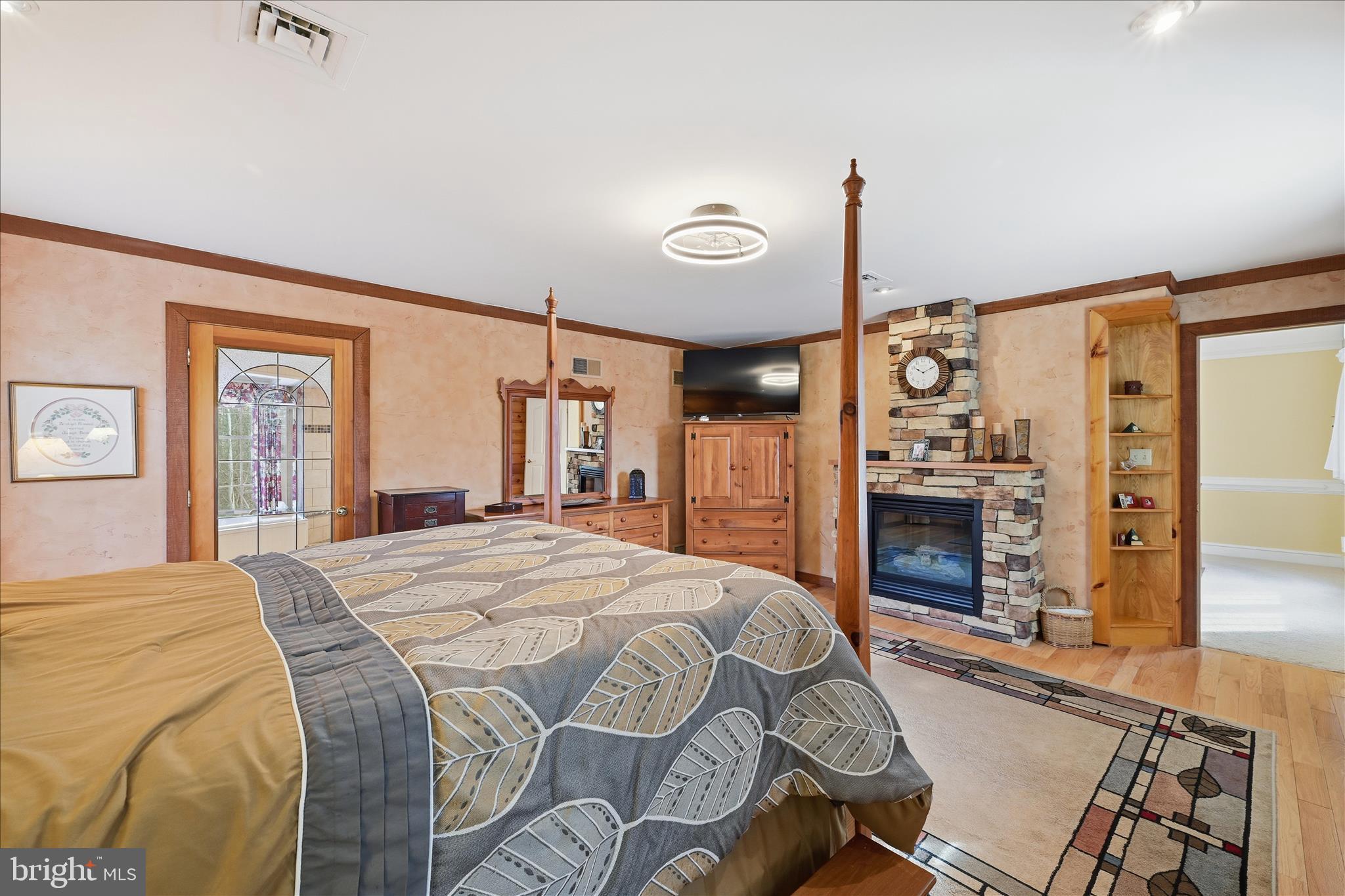 TIMBER VILLA - Residential