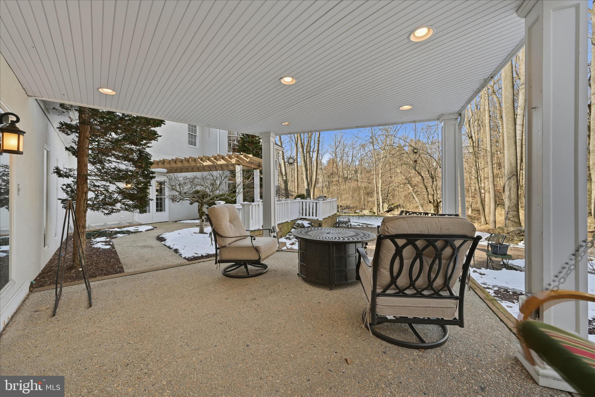 TIMBER VILLA - Residential