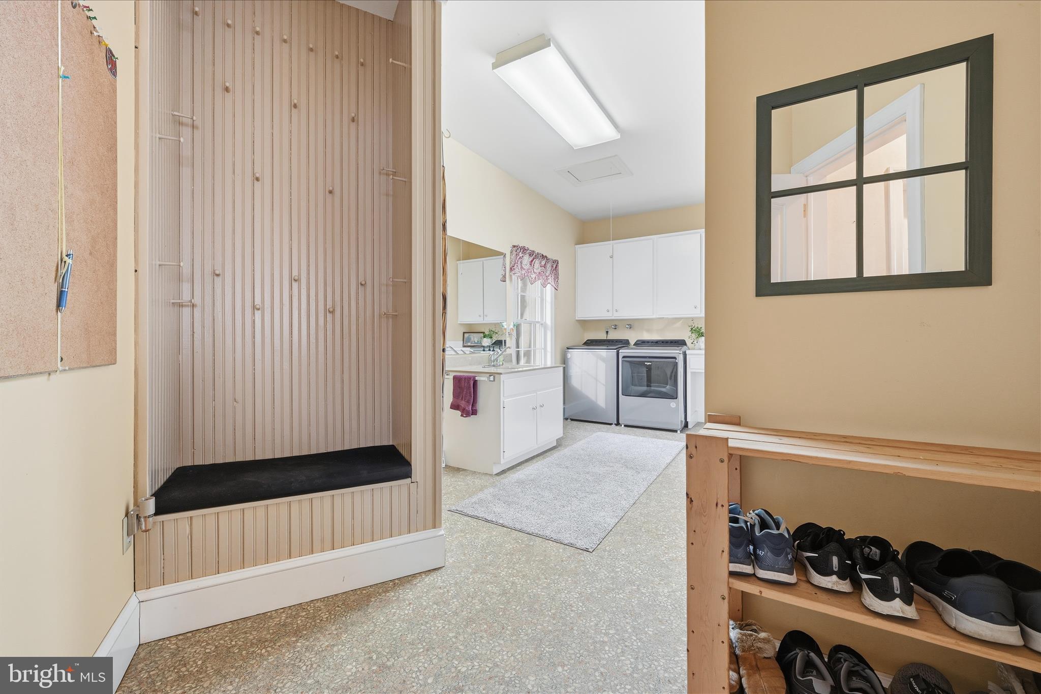 TIMBER VILLA - Residential