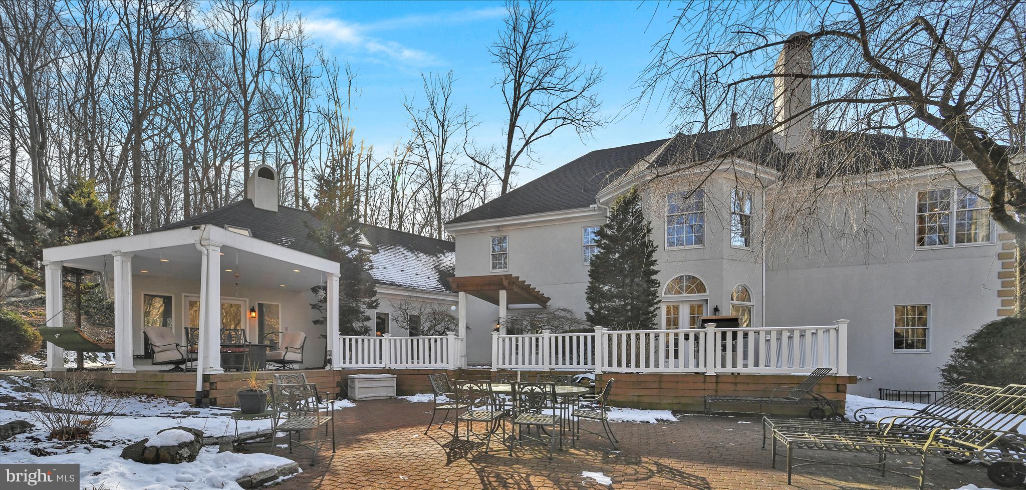 TIMBER VILLA - Residential