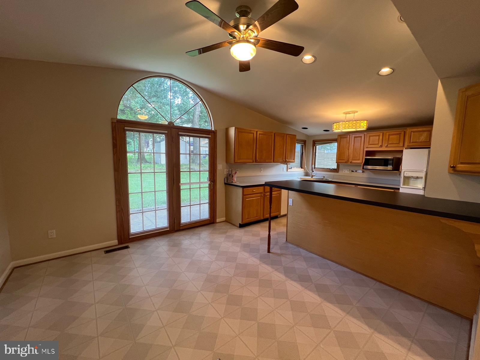 WOODBRIDGE VALLEY - Residential Lease