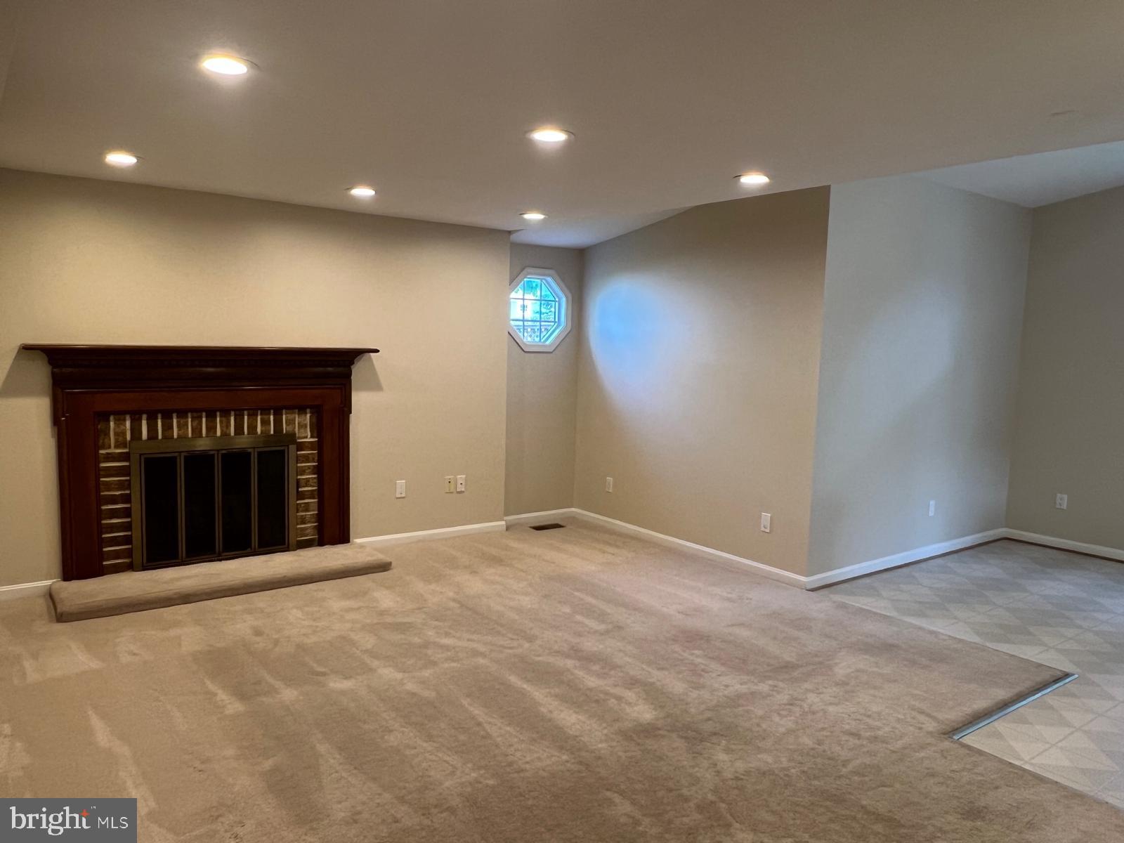 WOODBRIDGE VALLEY - Residential Lease