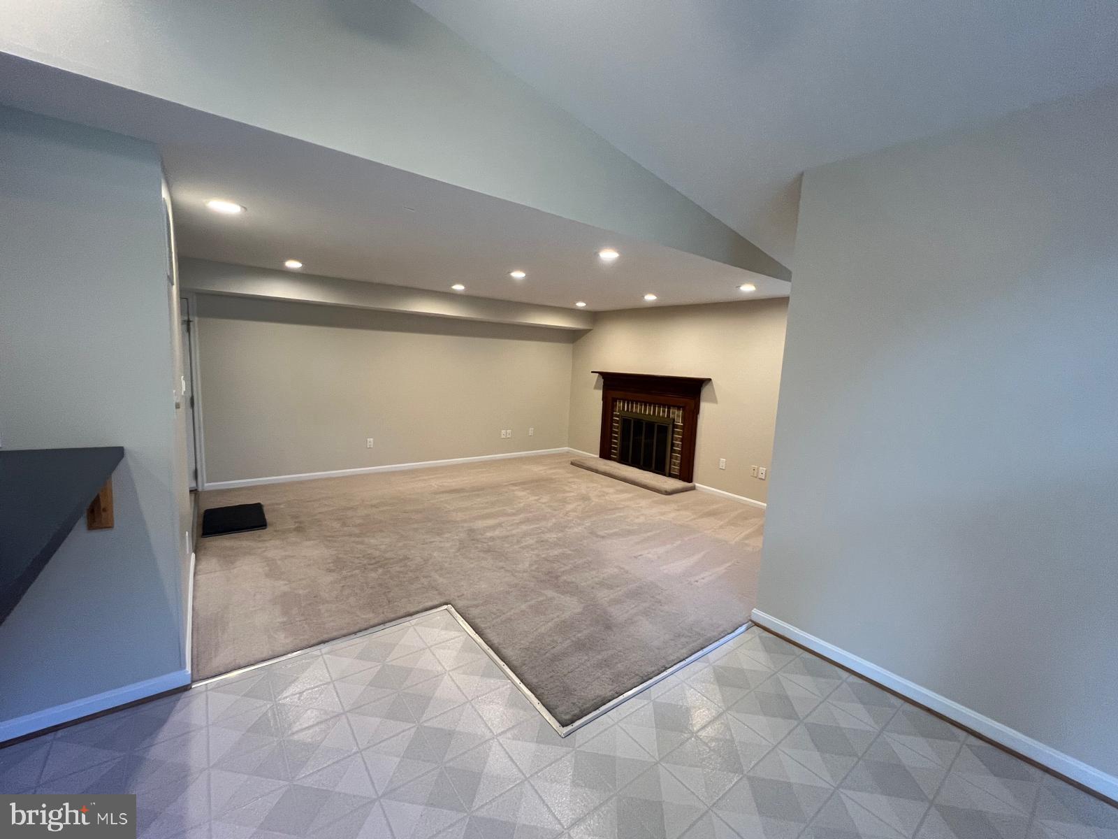 WOODBRIDGE VALLEY - Residential Lease