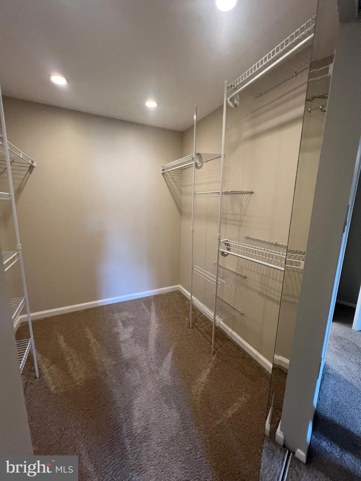 WOODBRIDGE VALLEY - Residential Lease