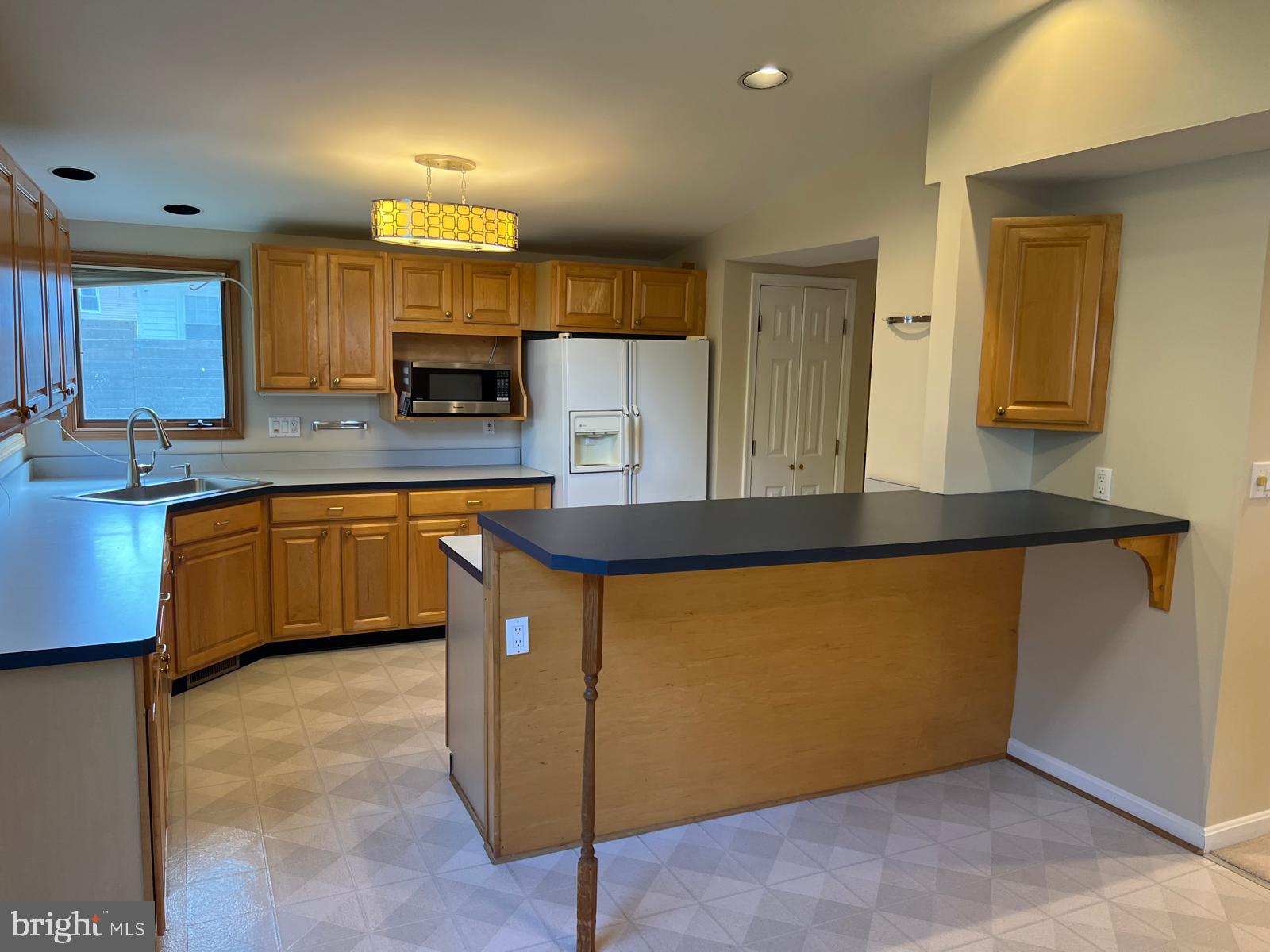 WOODBRIDGE VALLEY - Residential Lease