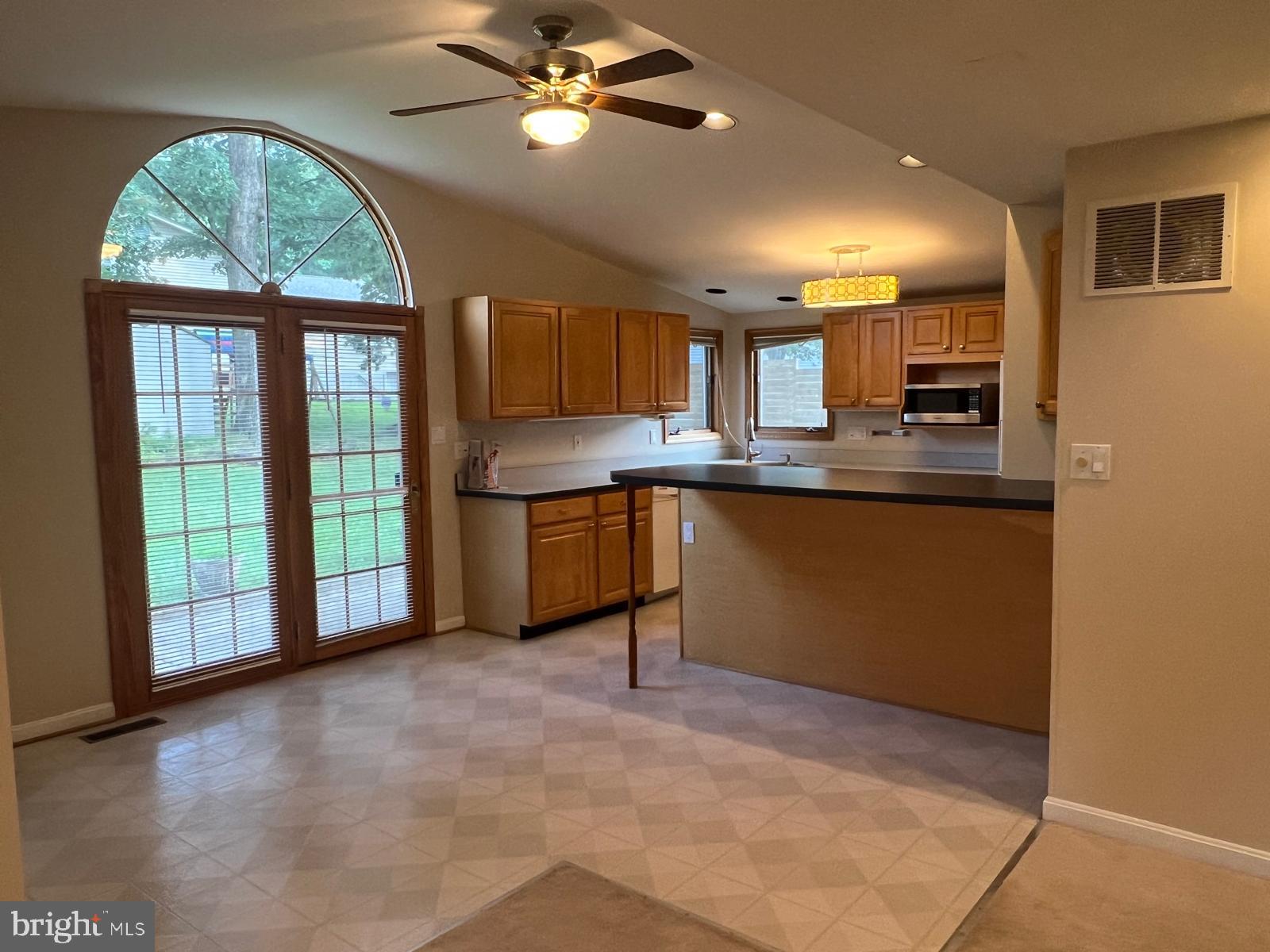 WOODBRIDGE VALLEY - Residential Lease