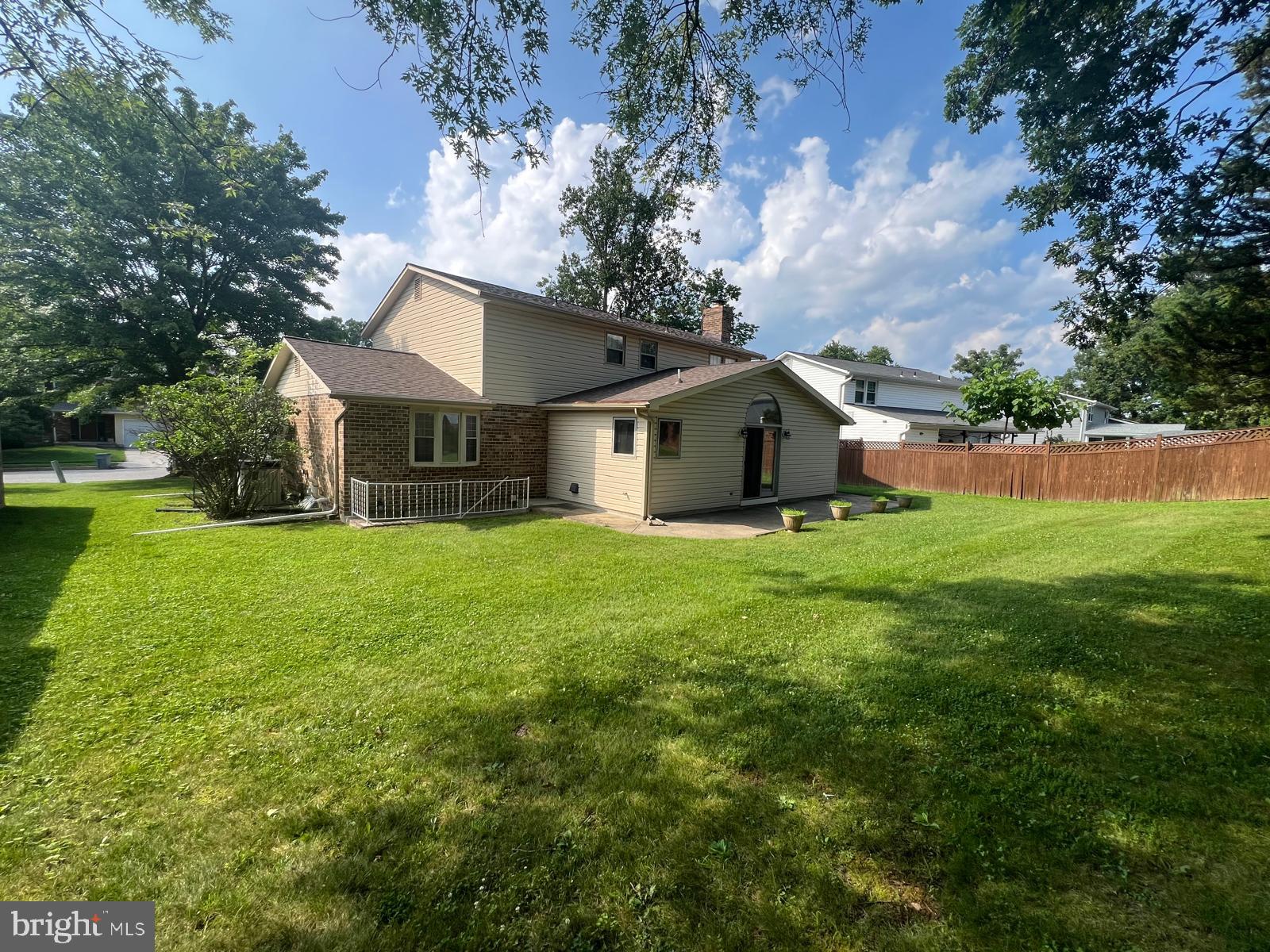 WOODBRIDGE VALLEY - Residential Lease