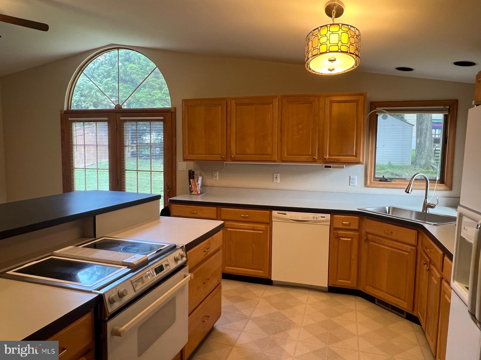 WOODBRIDGE VALLEY - Residential Lease