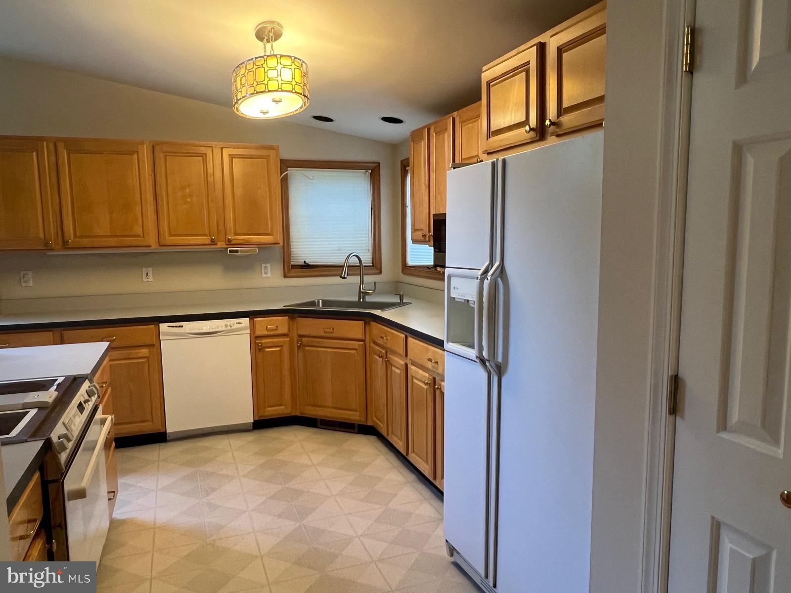 WOODBRIDGE VALLEY - Residential Lease