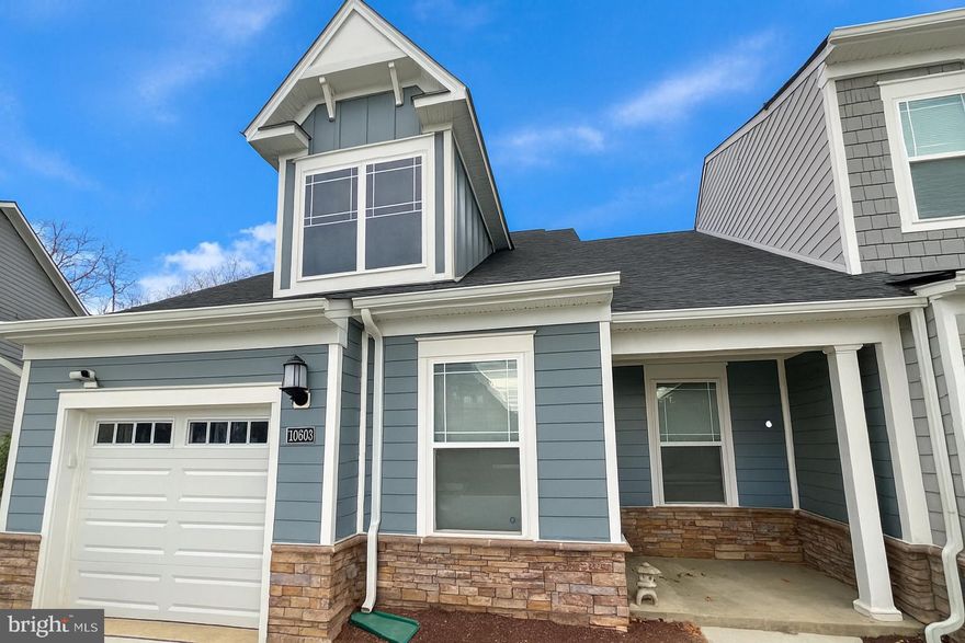 This Nearly New End-Unit Town Home is just what you have been looking for with everything on one level with a screened in back porch as well. You will love the Quartz Countertops that adorn the beautiful gray cabinets that surround the stainless steel appliances. With some minor paint and carpet, this diamond in the rough can be beautiful again as it's only 2 years young and ready for you and yours!!