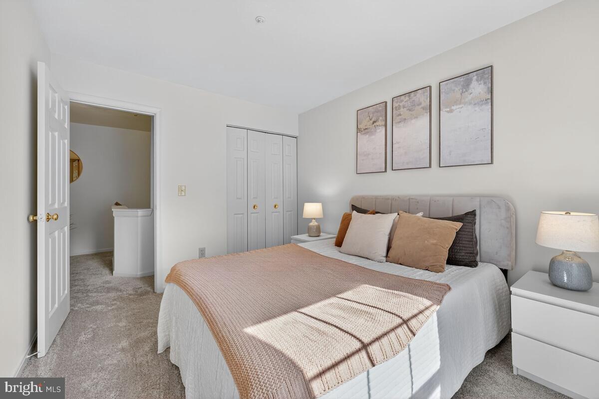 DEVON HILLS - Residential