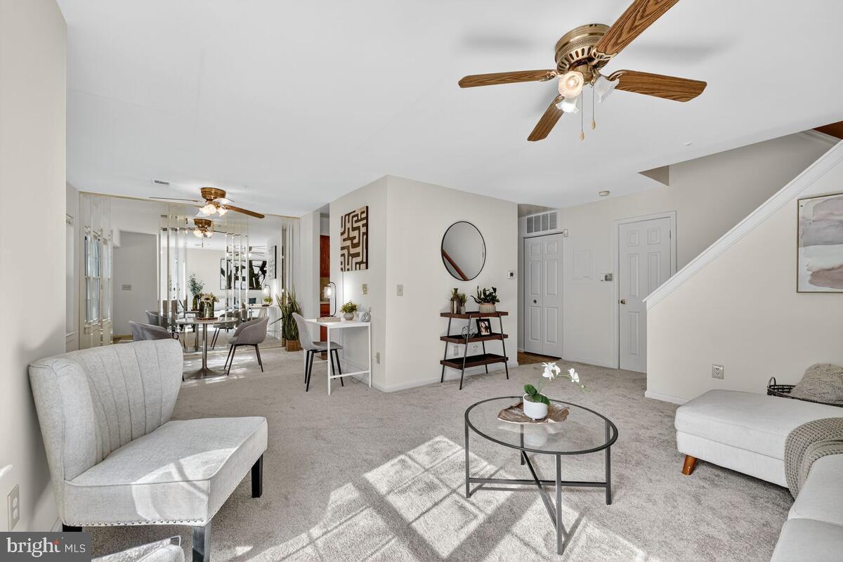 DEVON HILLS - Residential