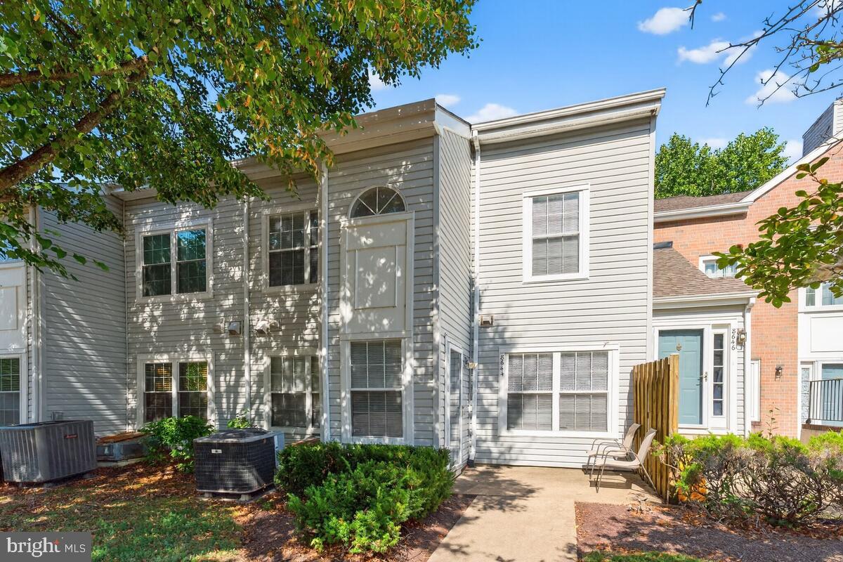 ✨ Spacious Townhome-Style Condo Near National Harbor! ✨
Step into this beautifully refreshed home featuring new carpet and fresh paint throughout, creating a move-in ready space you’ll love. This townhome-style condo offers an open and inviting layout, complete with a spacious living area, a walk-in closet, and the convenience of an in-unit washer and dryer.
Enjoy modern comfort in a home that’s as functional as it is stylish. Perfectly situated just minutes from National Harbor, MD and the Fort Washington Marina, you’ll have easy access to dining, shopping, entertainment, and waterfront recreation.
**As an added bonus, the seller is offering a $2,000 credit to the buyer ( on full priced offer) perfect to cover any immediate personal touches to make the home truly yours***
