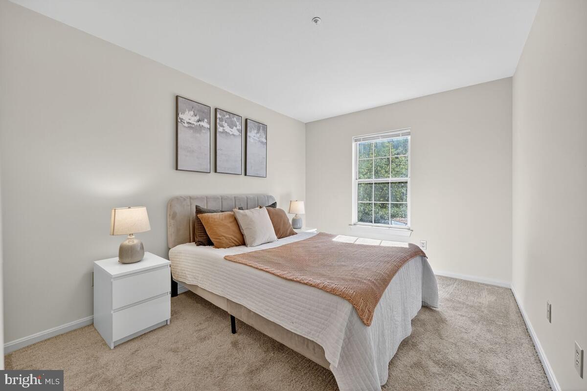 DEVON HILLS - Residential