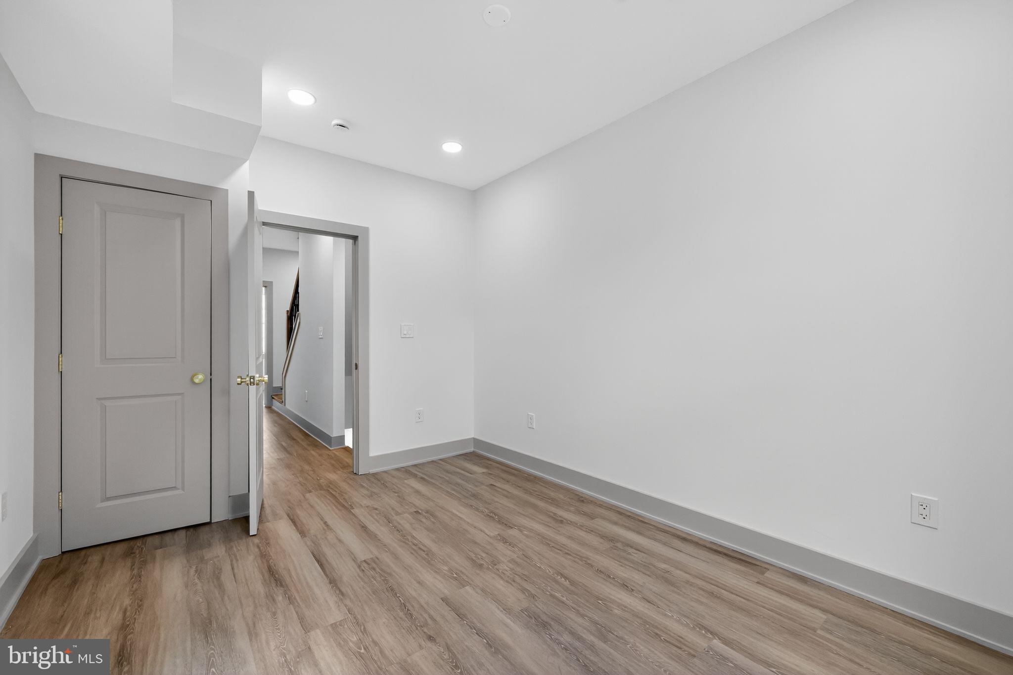 PASSYUNK SQUARE - Residential