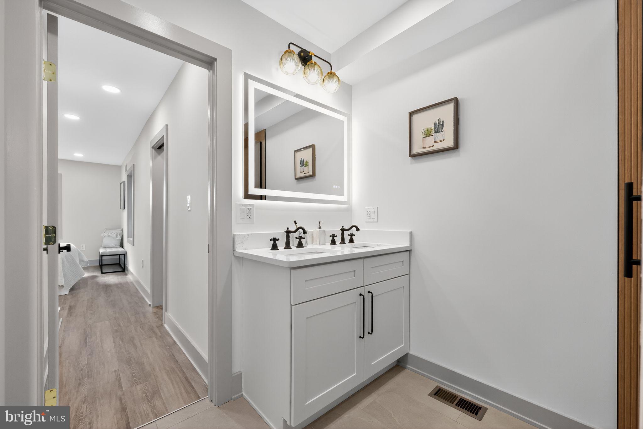 PASSYUNK SQUARE - Residential