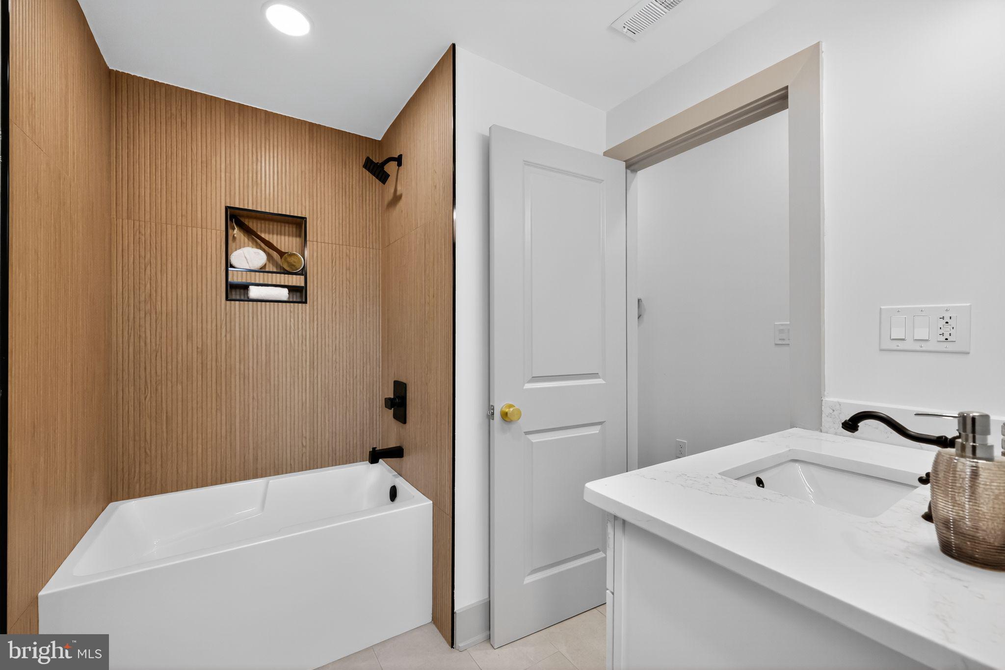 PASSYUNK SQUARE - Residential