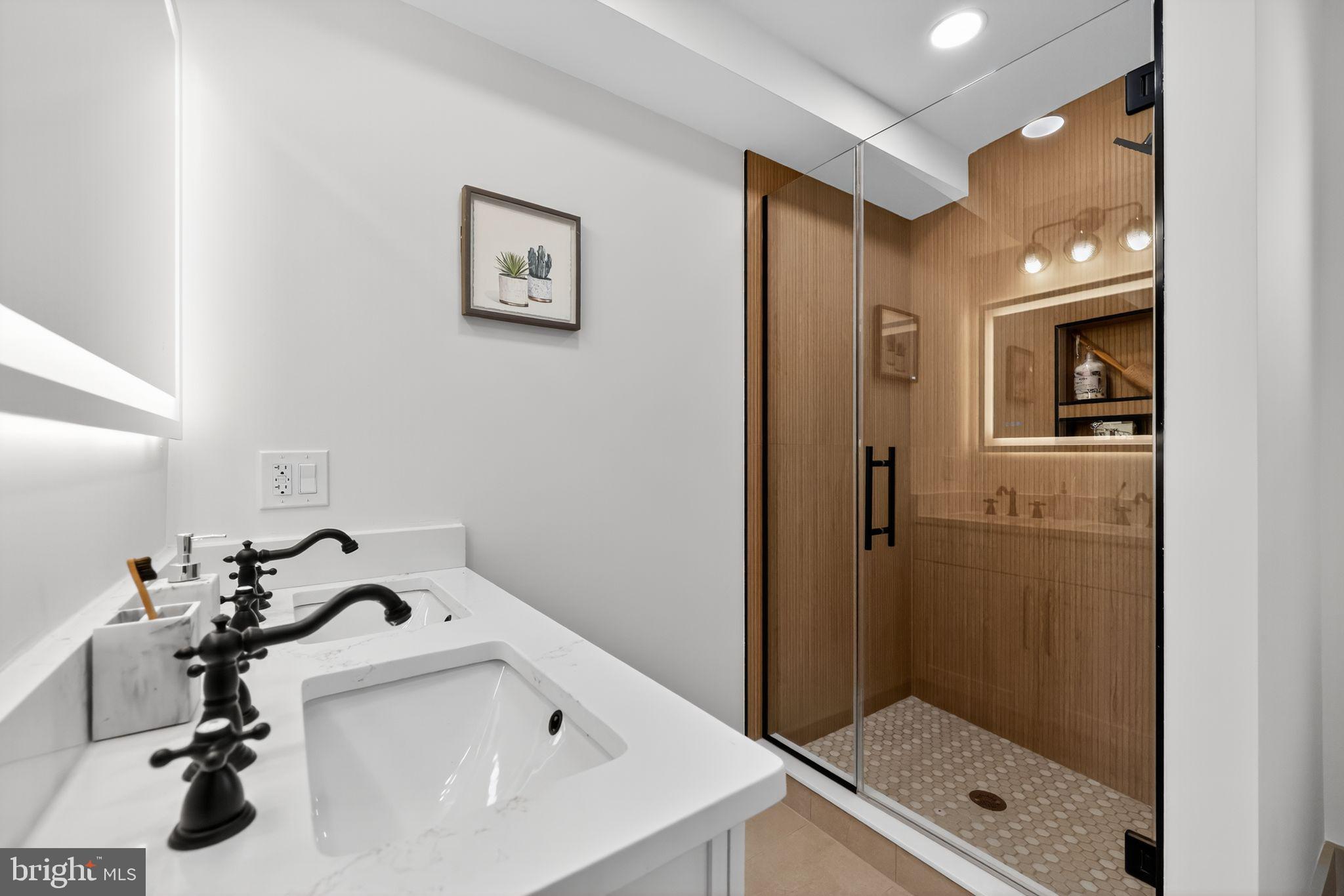 PASSYUNK SQUARE - Residential