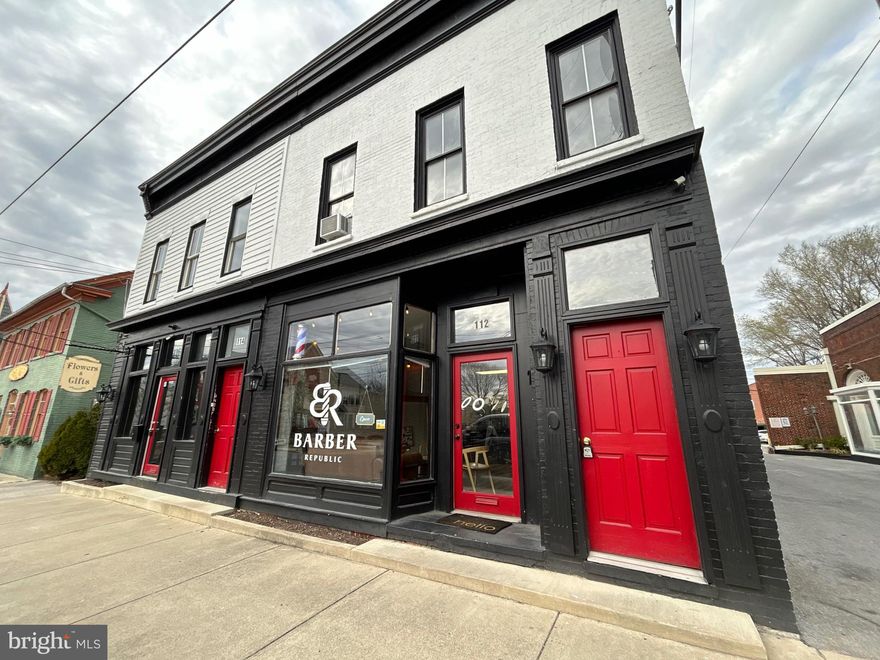 🏠 Urban Living at its Finest: Stylish 1BR 1 Bath Apartment with Private Parking! 🚗

Step into contemporary comfort with this sleek 1-bedroom, 1-bathroom apartment boasting an open-concept layout and convenient access via both interior and street doors.

Nestled in a private lot, enjoy the luxury of hassle-free parking for one car right at your doorstep. With the owner covering water, sewer, and garbage fees, you can relish in added peace of mind and convenience.

Perfectly positioned close to shopping, restaurants, and just steps away from the train station, this apartment offers unparalleled accessibility to everything you need.

Recently refreshed with new paint, this super nice little place is ready for you to move in and make it your own. Don't let this fantastic opportunity slip through your fingers!

Reach out to us today to schedule a viewing and secure your spot in this highly sought-after apartment. Act fast – availability won't last long! 🌟