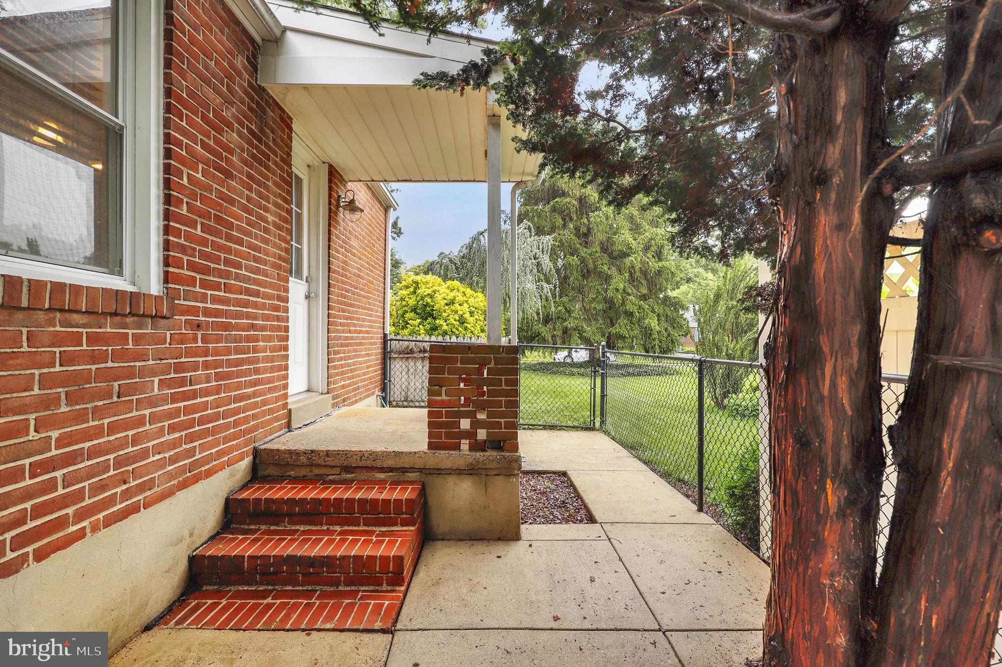 519 LEE PLACE