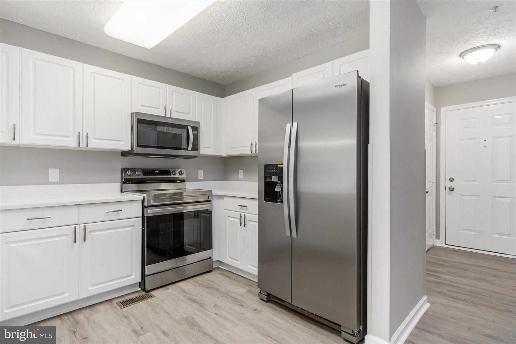 TOMES LANDING - Residential