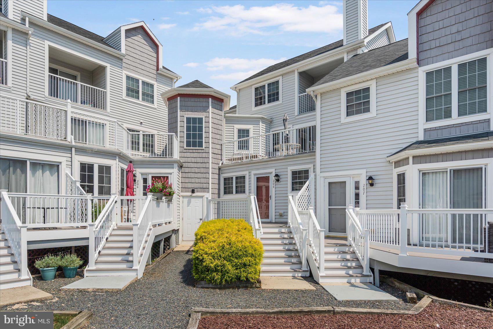 TOMES LANDING - Residential