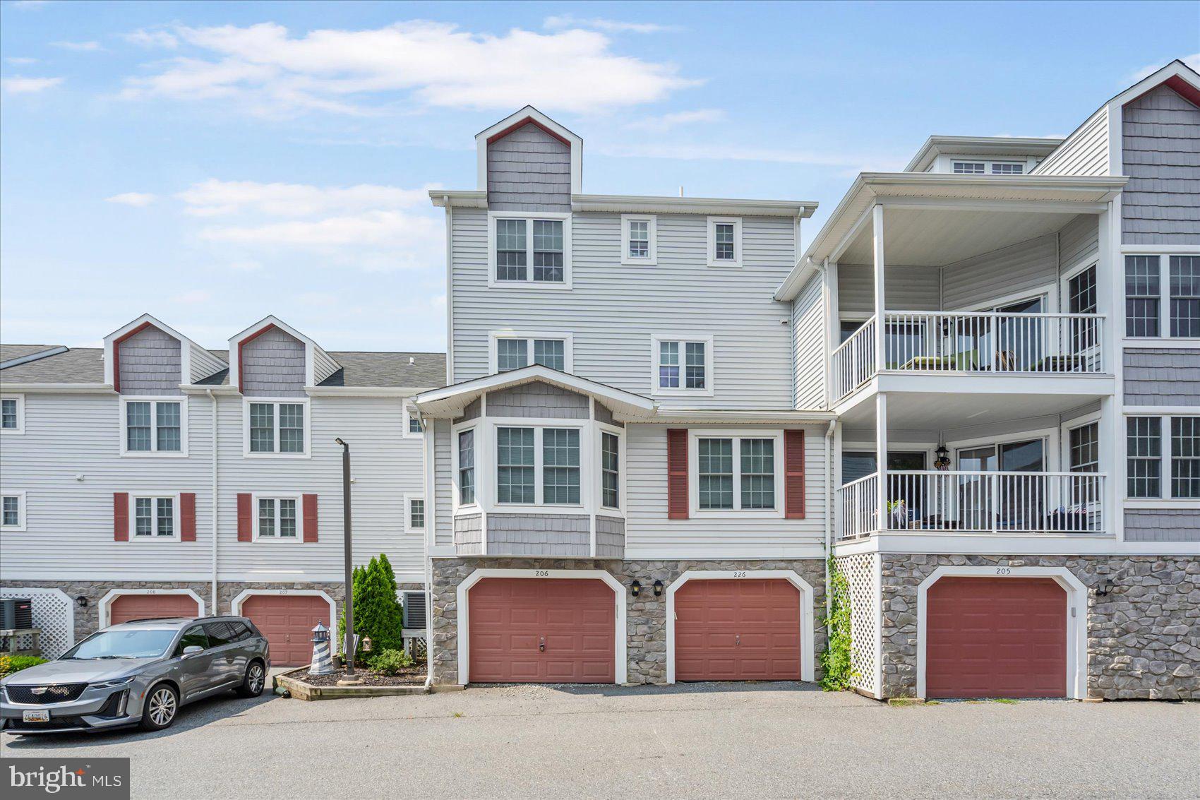 TOMES LANDING - Residential