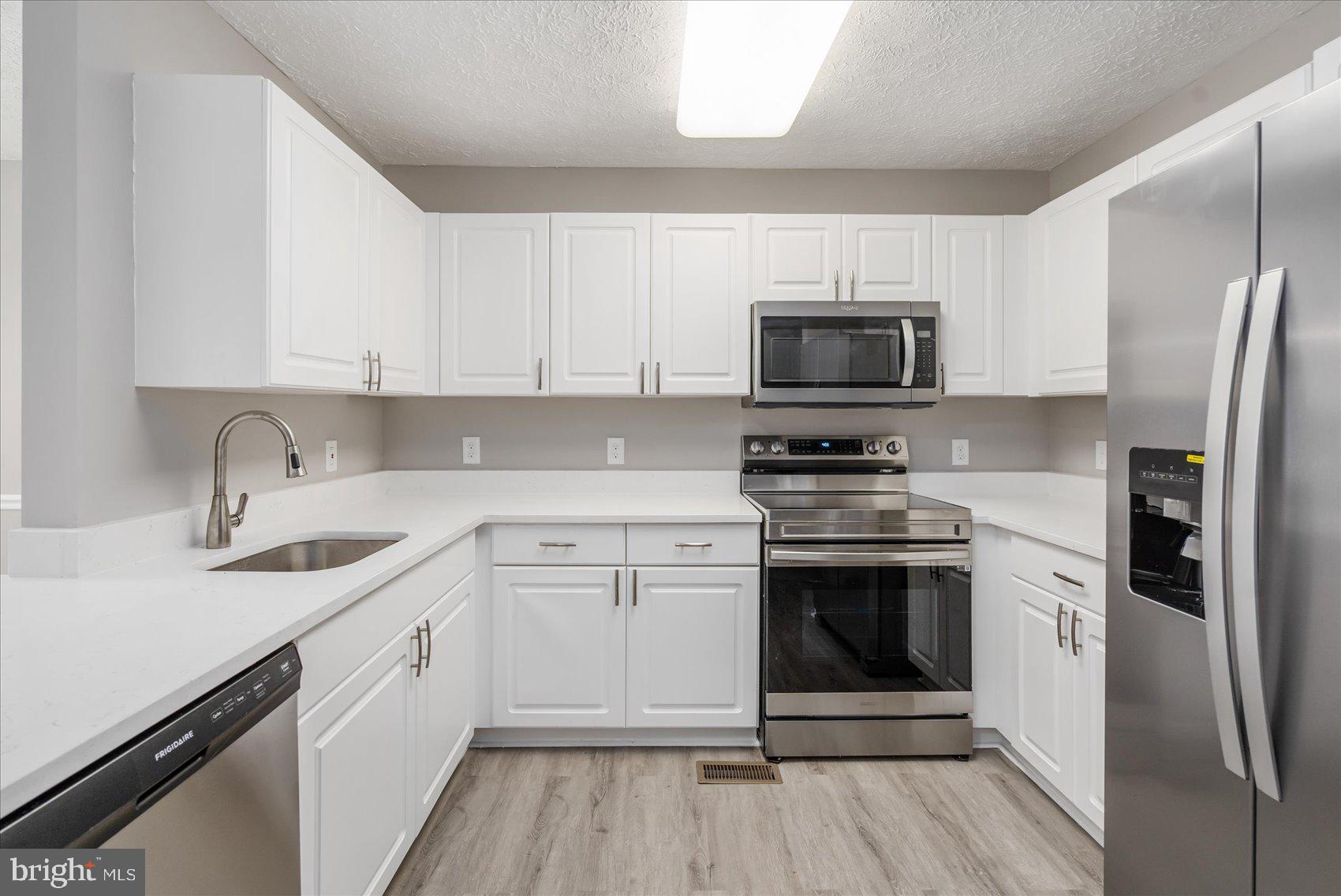 TOMES LANDING - Residential