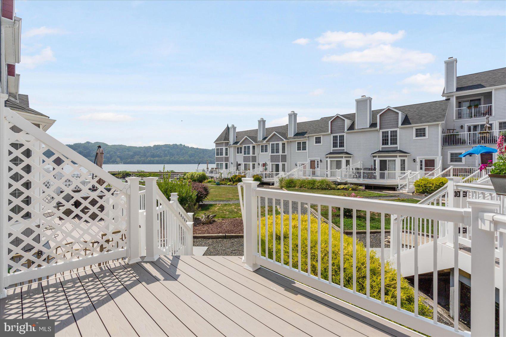 TOMES LANDING - Residential