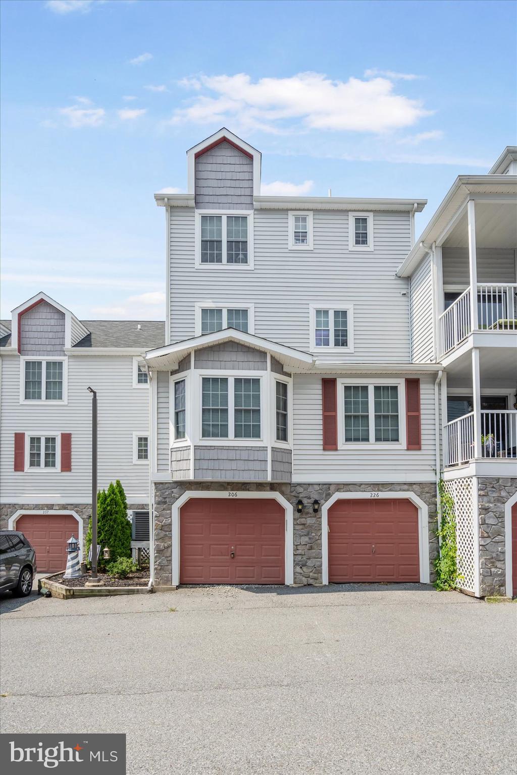 TOMES LANDING - Residential