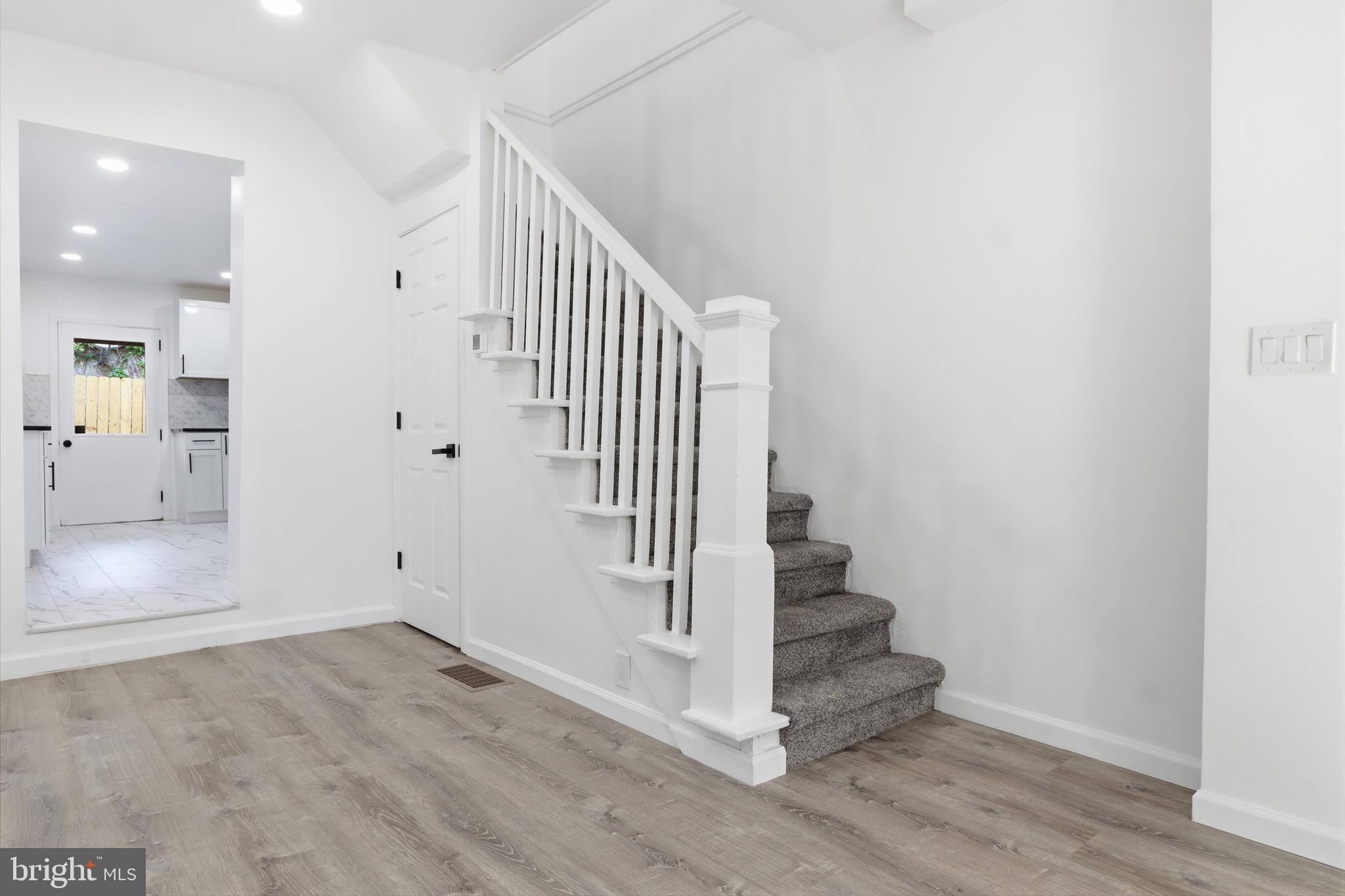 COLUMBIA - Residential