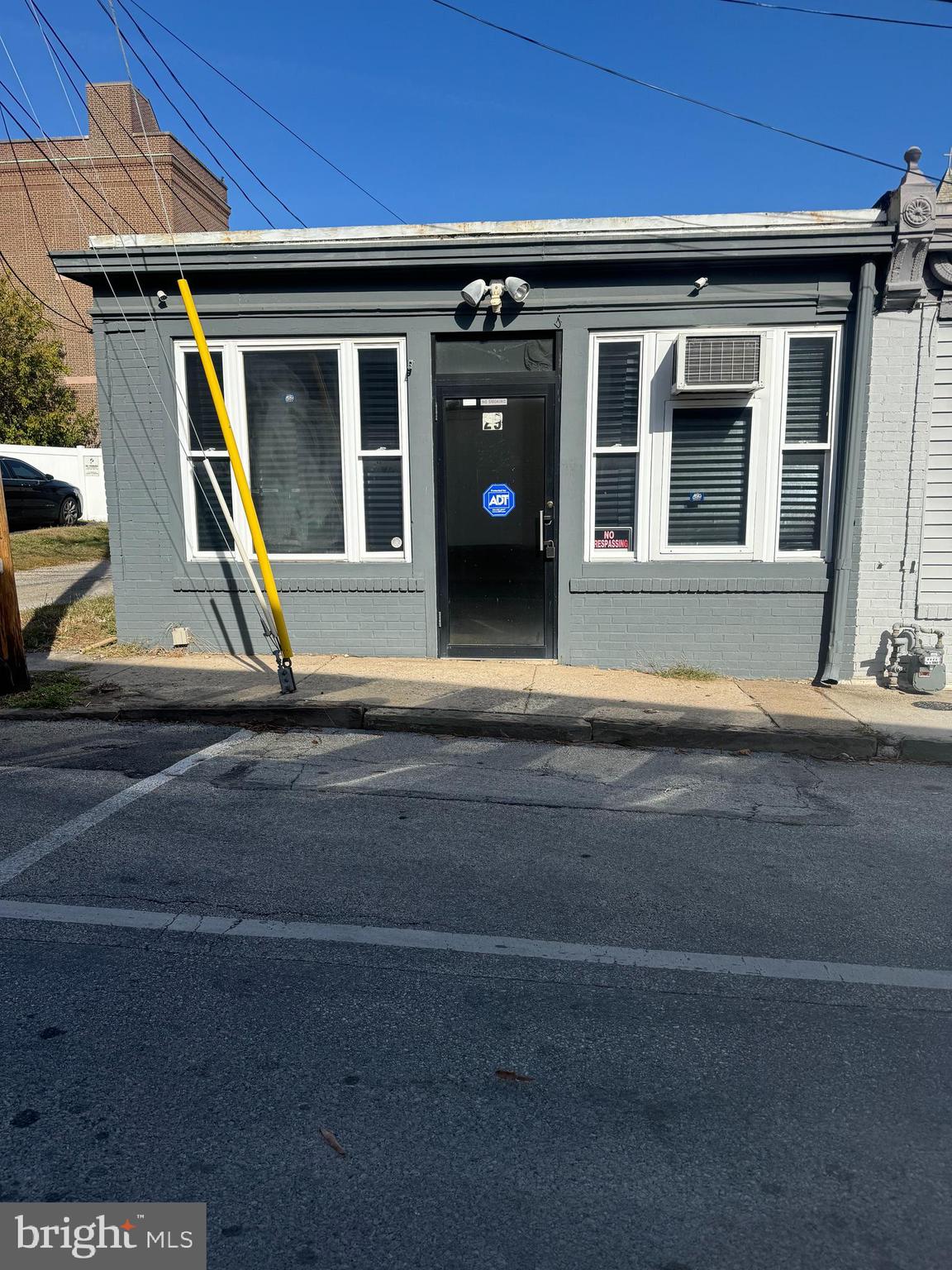 JUST HIT MARKET IN LANSDOWNE! Perfect property for small office space. Currently rented out as an event space. Property can be delivered vacant. Property to be sold as is. Seller requests use of ACT Land Transfer for title.