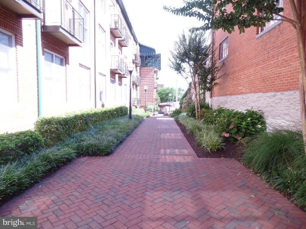 35 E ALL SAINTS STREET 212