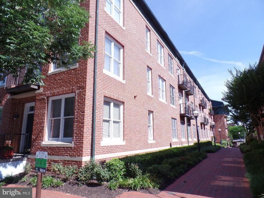 35 E ALL SAINTS STREET 212