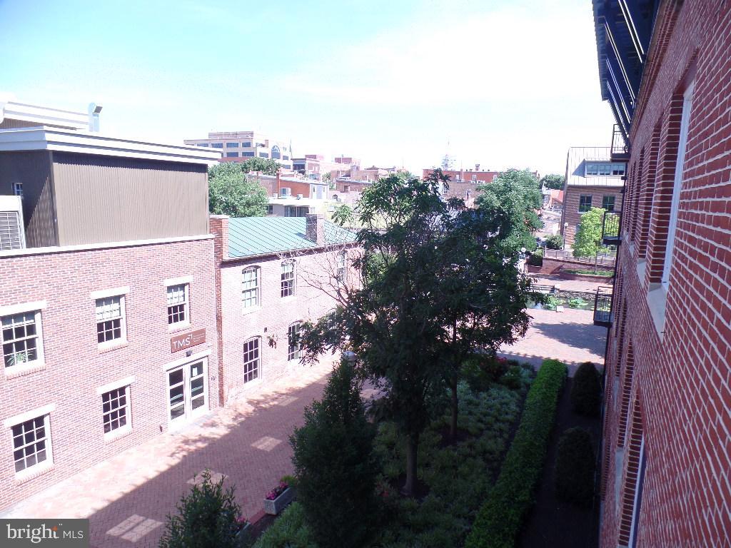 35 E ALL SAINTS STREET 212