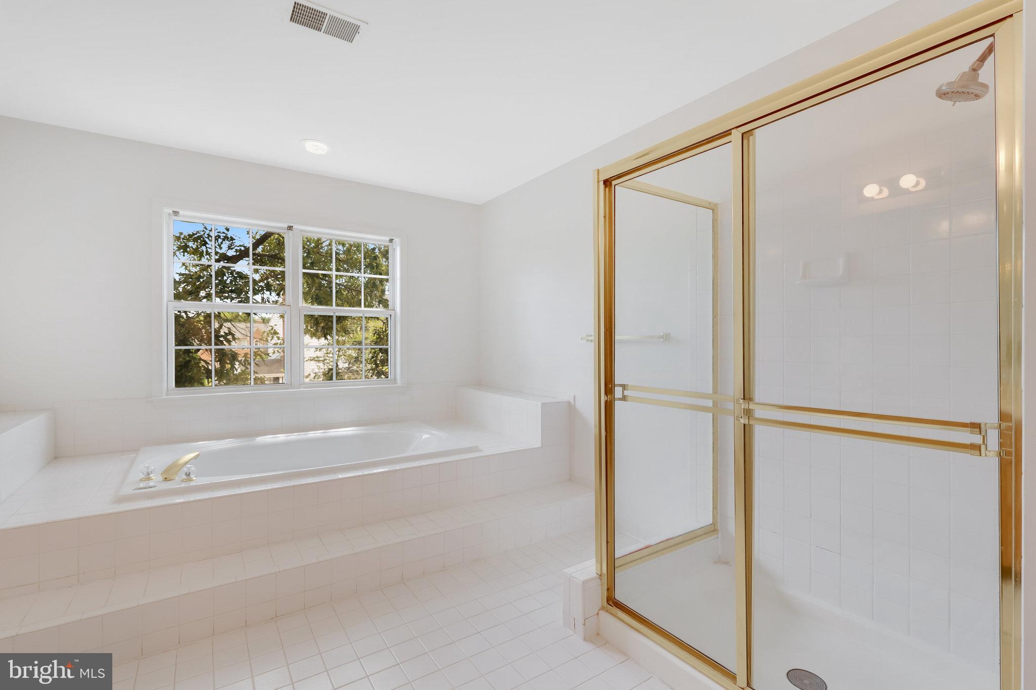 CINNAMON OAKS - Residential