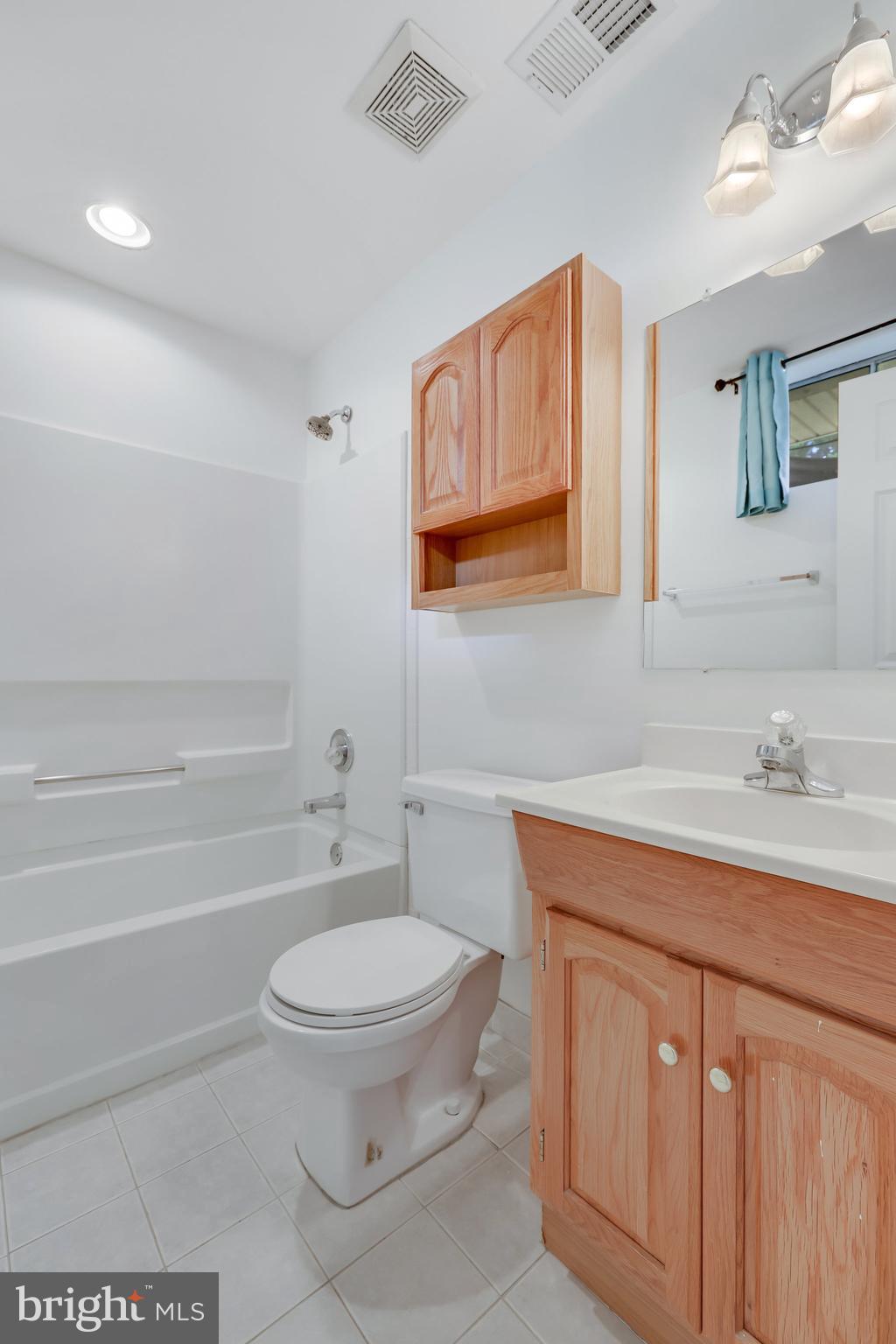 CINNAMON OAKS - Residential