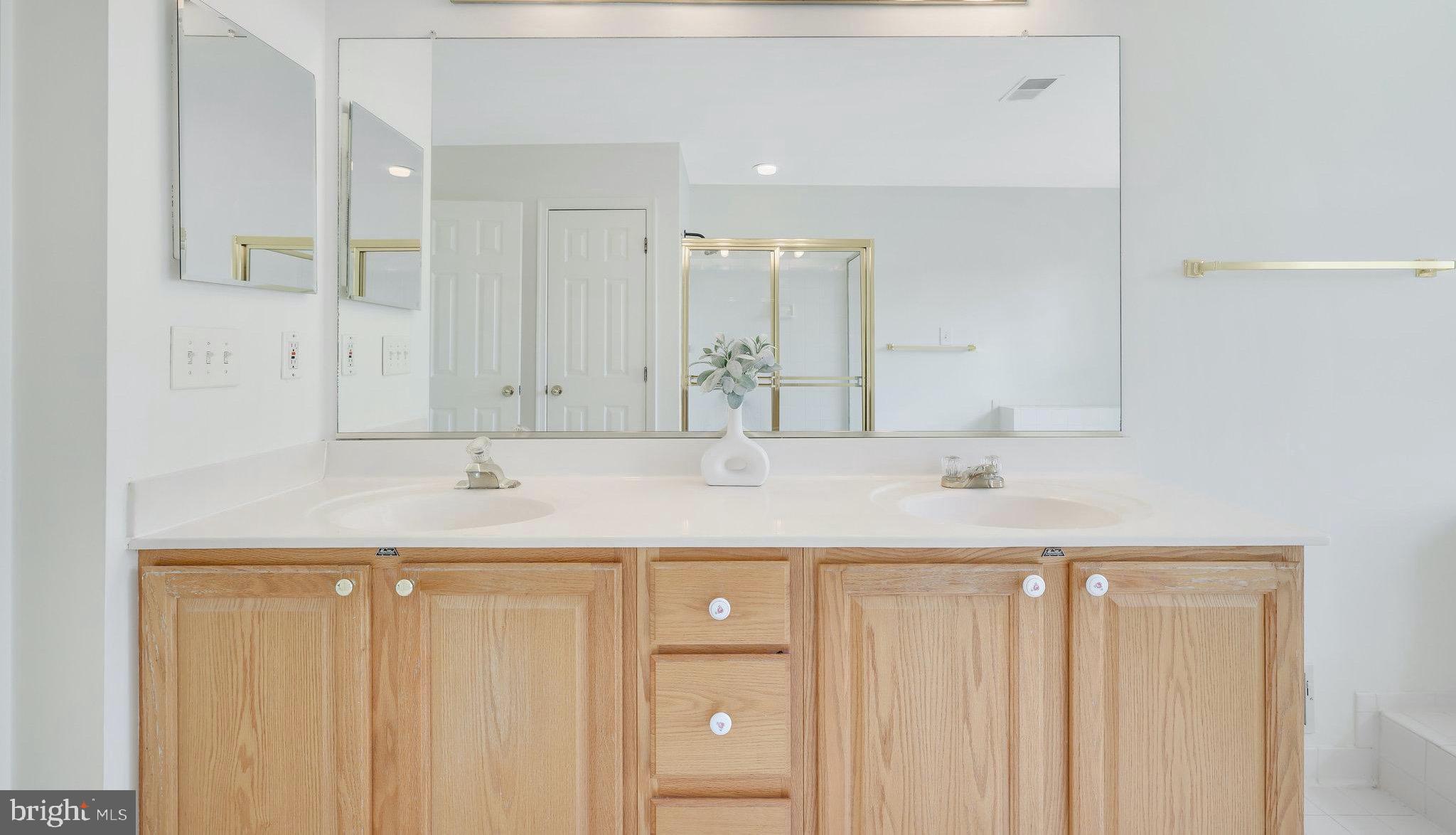 CINNAMON OAKS - Residential