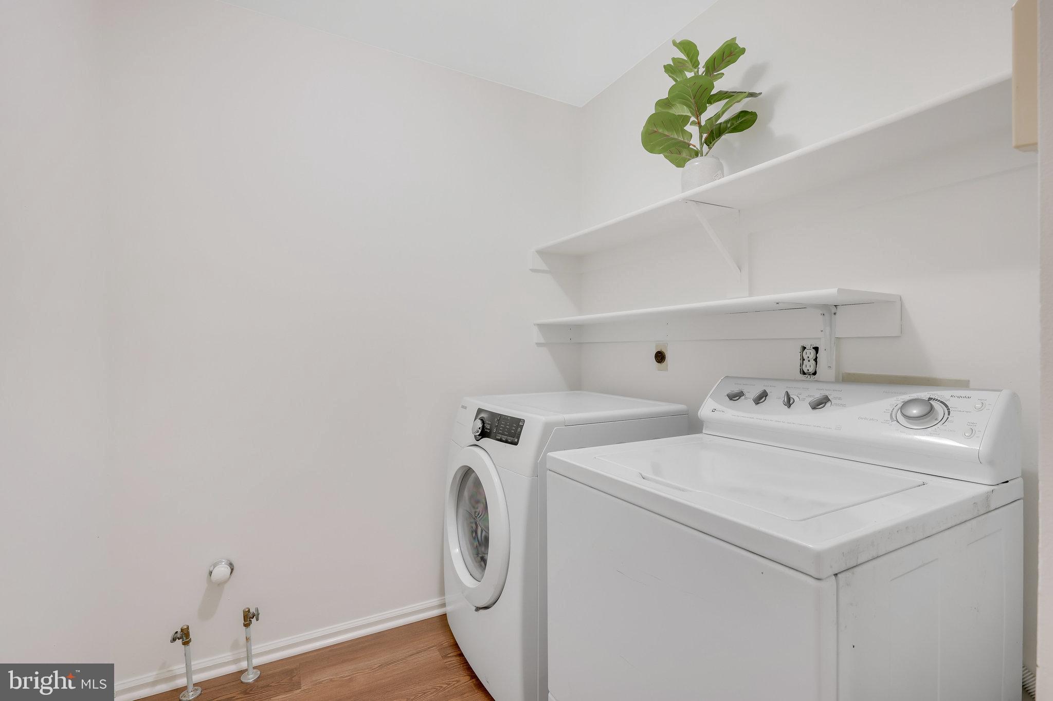 CINNAMON OAKS - Residential