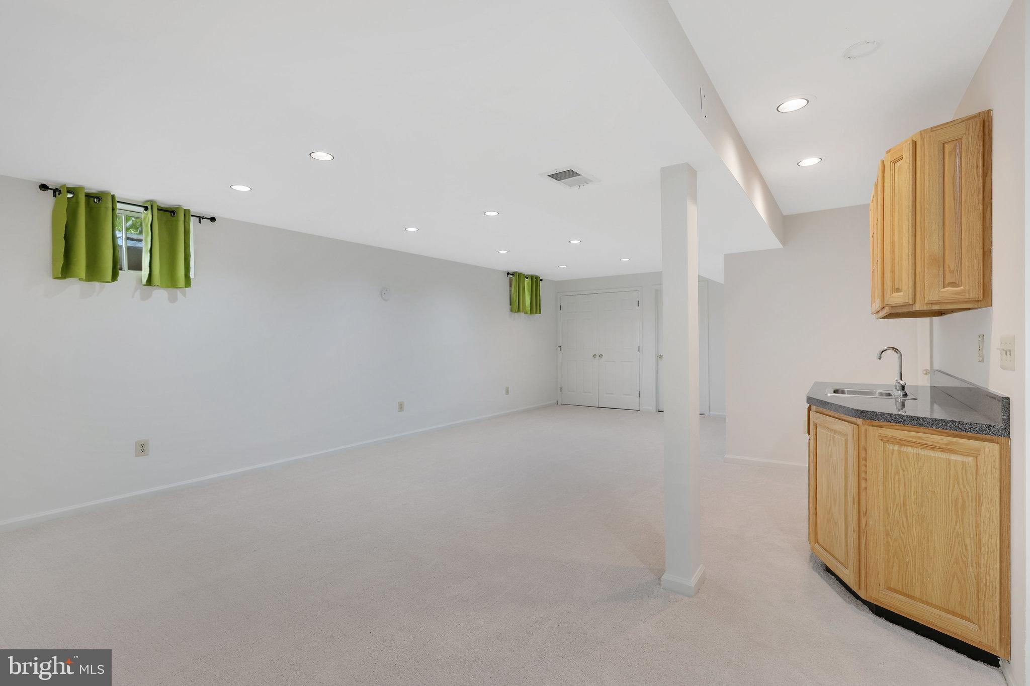 CINNAMON OAKS - Residential