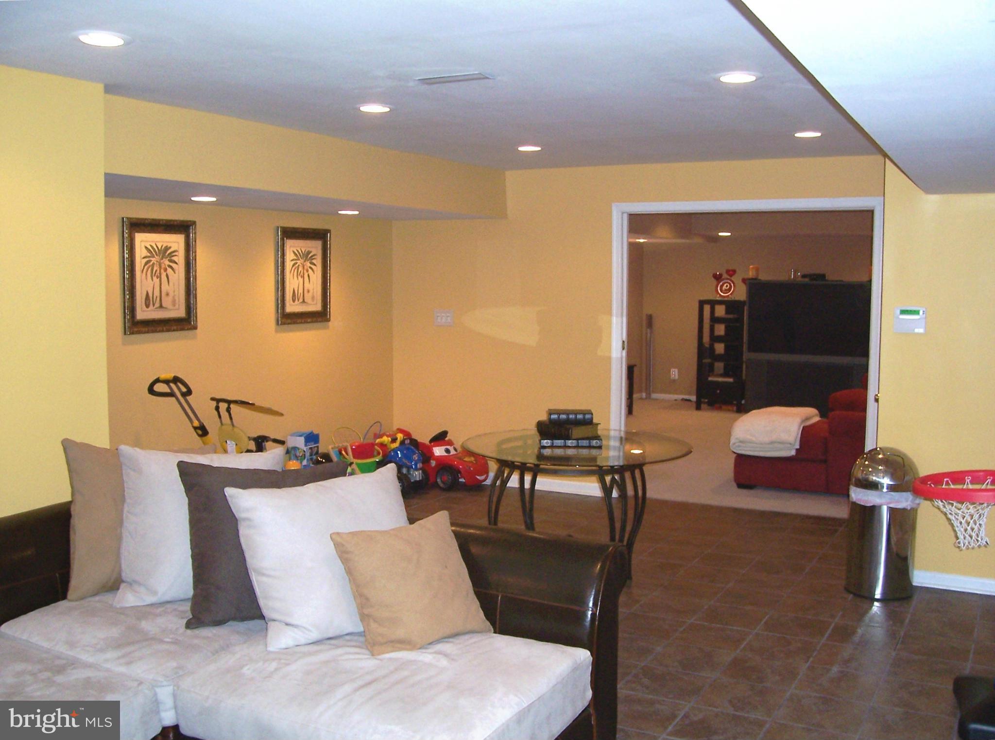 KINGSVIEW SUB - Residential Lease