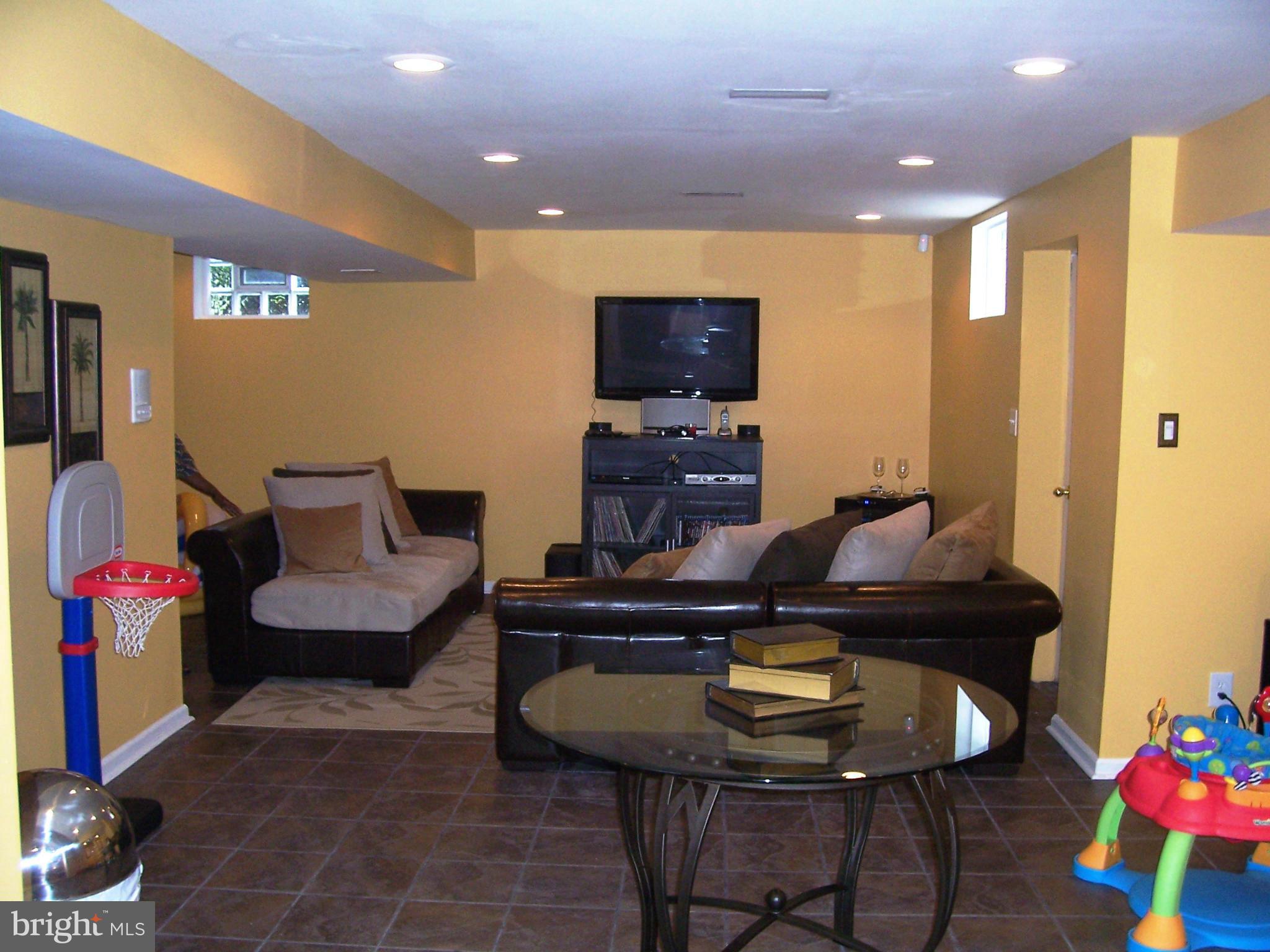 KINGSVIEW SUB - Residential Lease