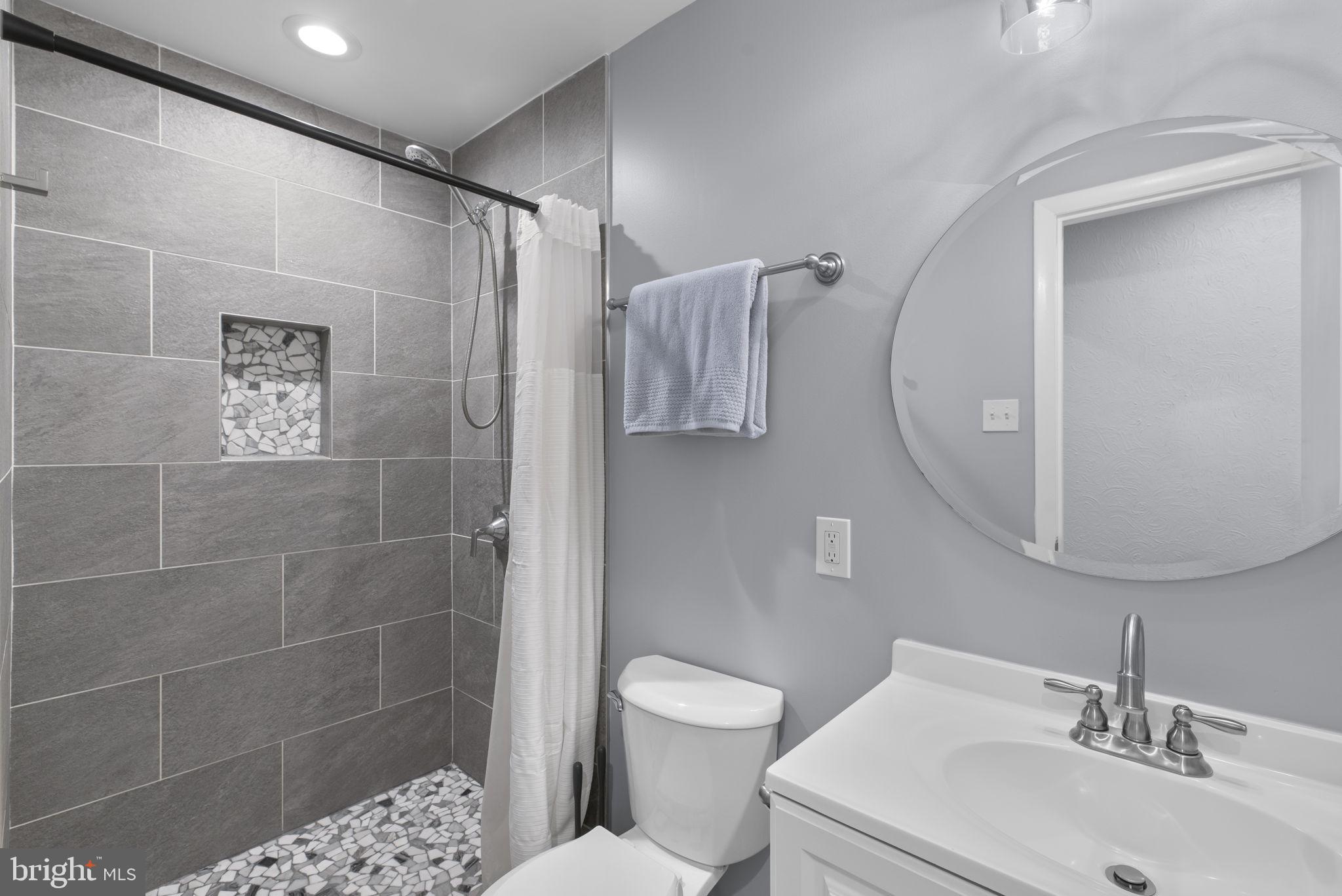 FONT HILL MANOR - Residential