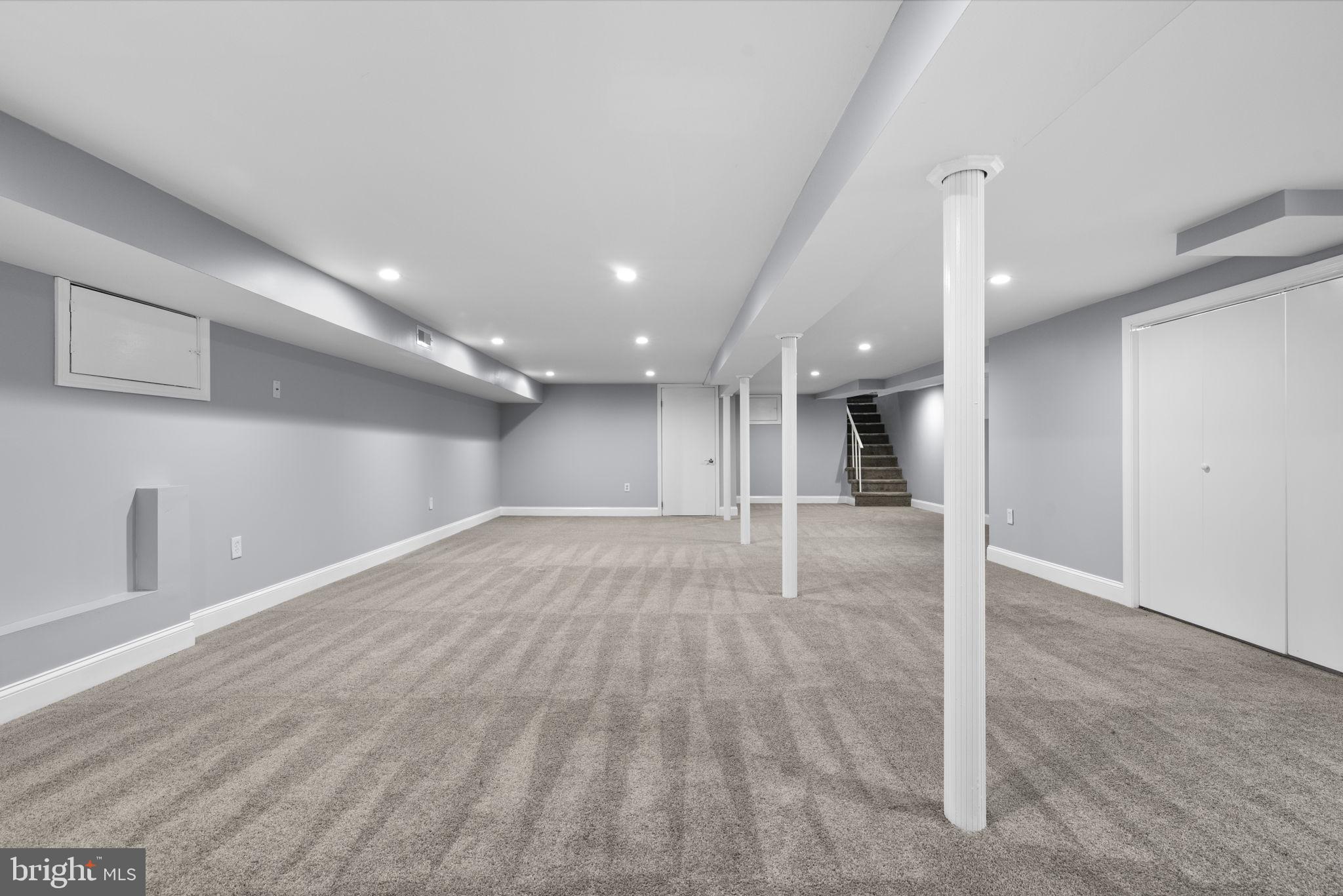 FONT HILL MANOR - Residential