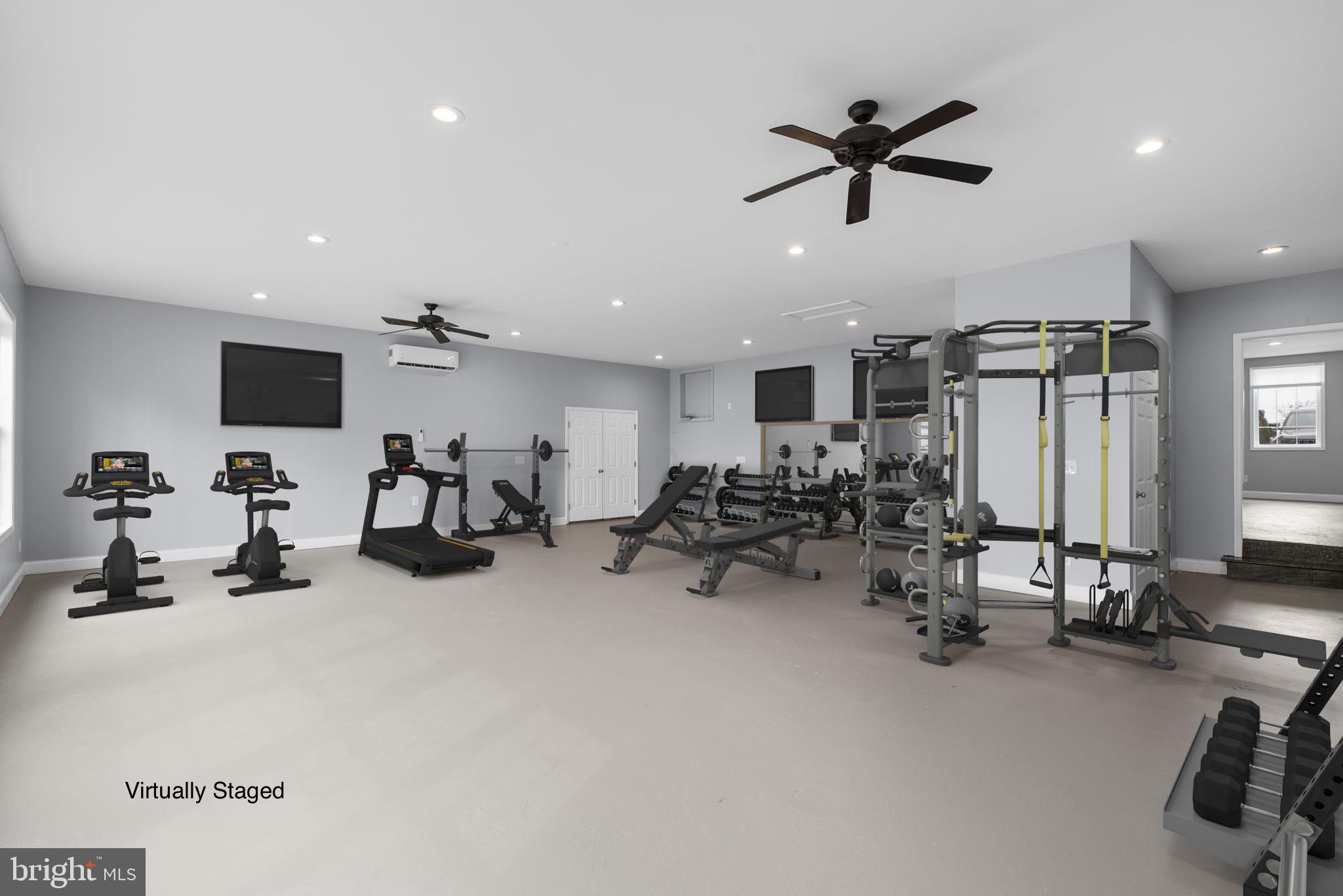 FONT HILL MANOR - Residential