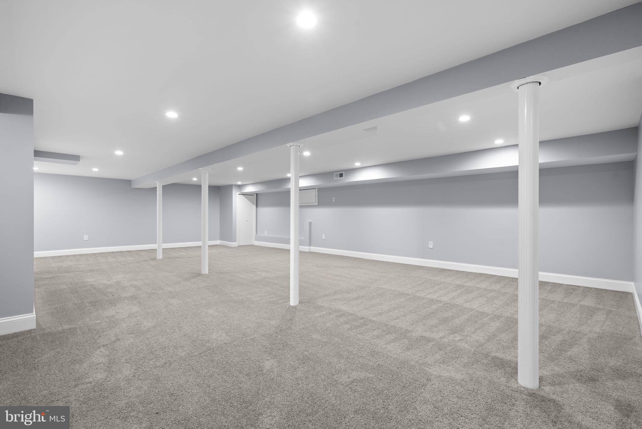 FONT HILL MANOR - Residential