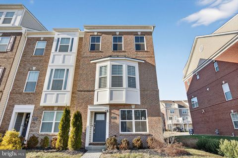 Townhouse For Sale - 5907 Kate Chopin Place<br/> WHITE PLAINS, MD 20695