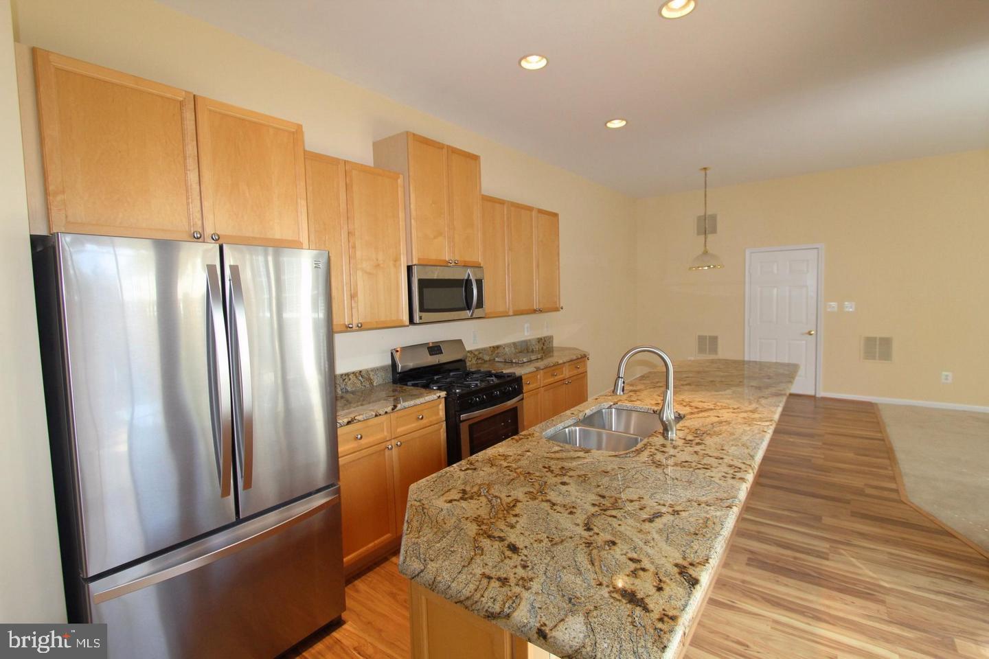 BELMONT TOWN CENTER - Residential Lease