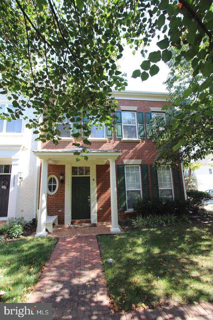 BELMONT TOWN CENTER - Residential Lease