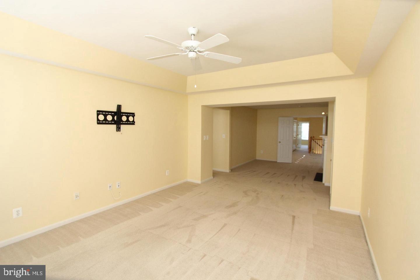 BELMONT TOWN CENTER - Residential Lease